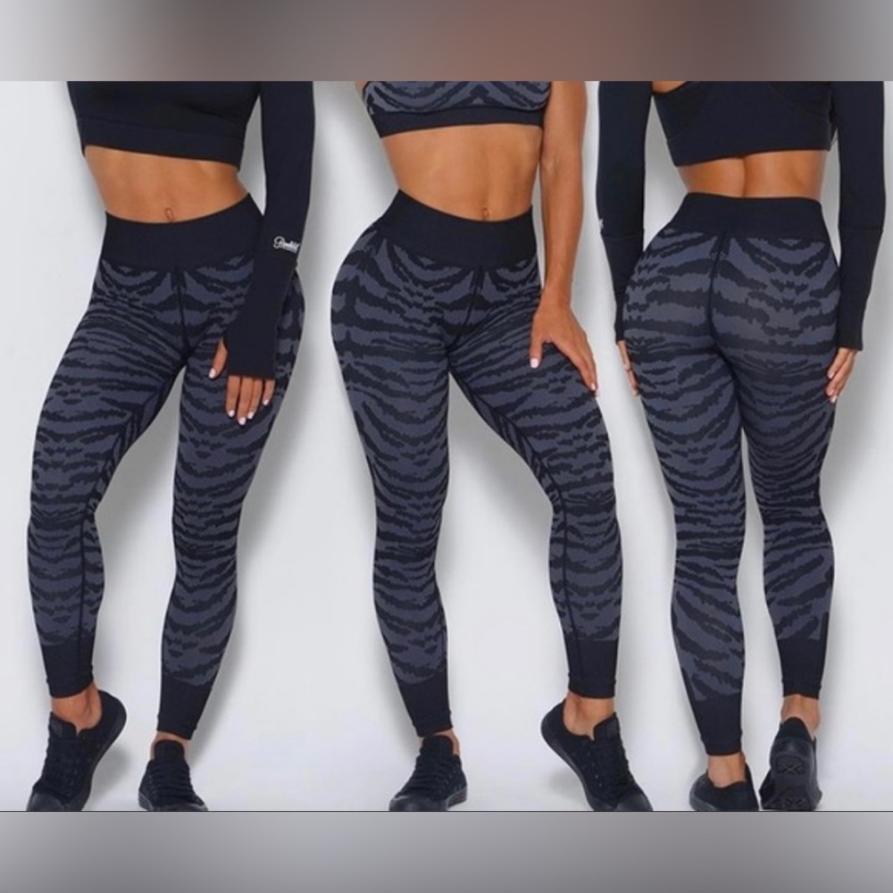 Bombshell Sportswear Tiger Seamless Leggings - Blue/Black - XS/S